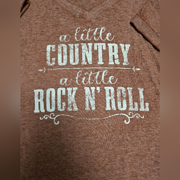 Maurices Women's Country Rock Tee - Brown & White Size Medium EUC - Picture 2 of 5